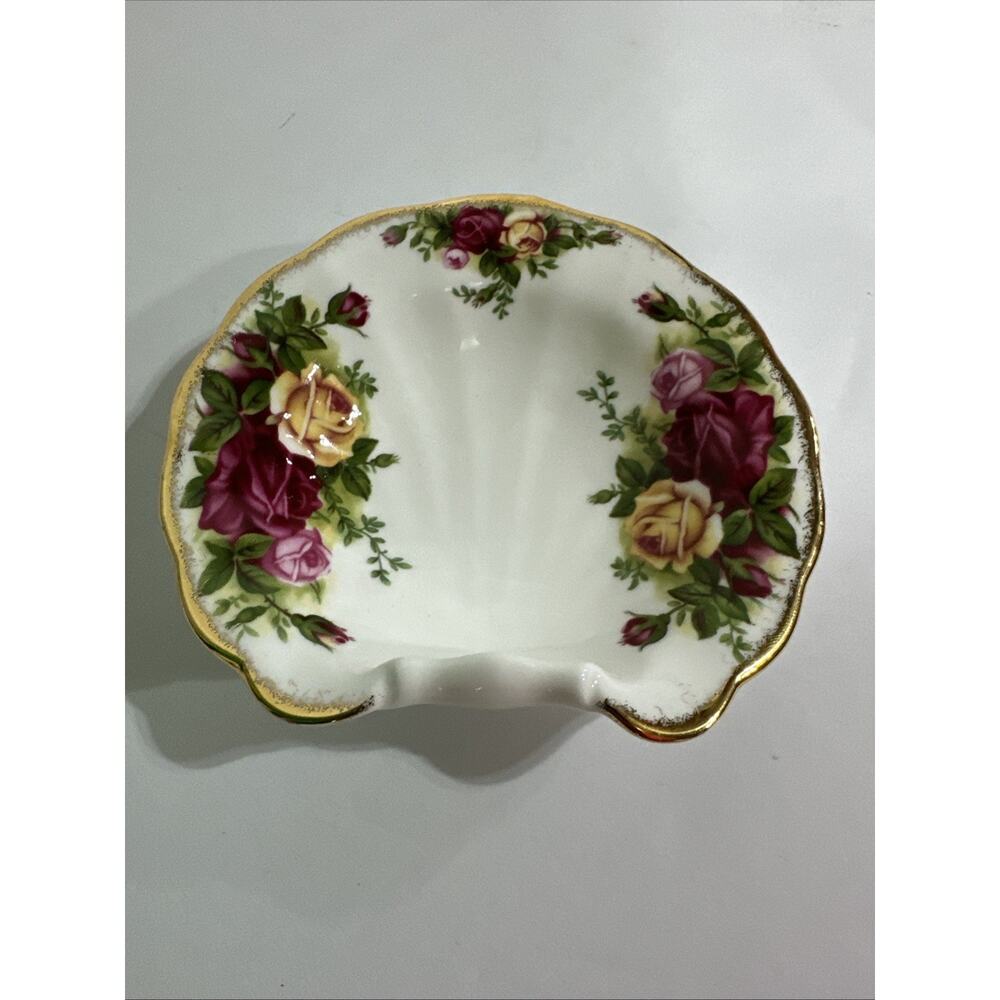 ROYAL ALBERT "Old Country Roses" Soap Dish. 1st Quality Excellent Cond.